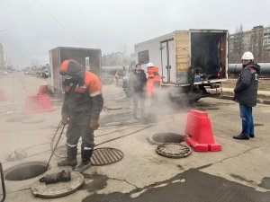 В Солнечном-2 устраняют повреждение теплотрассы