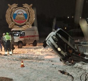 В Балашове автомобиль врезался в столб, водитель погиб