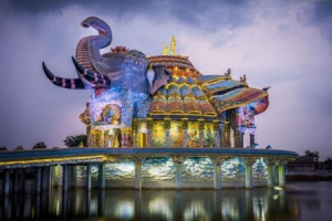 В Таиланде построили самый большой в Азии мозаичный храм