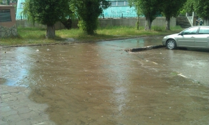 На стадионе «Алмаз» в очередной раз прорвало трубу