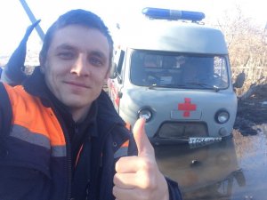 Автомобиль скорой помощи с пациентом застрял в саратовской грязи