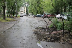 Дорога на Заречной улице: ямы, раскопки, открытые люки