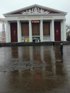 Саратовец: площадь перед ДК «Россия» очистили от ларьков перед приездом губернатора