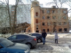 На Киевской рухнул расселенный дом
